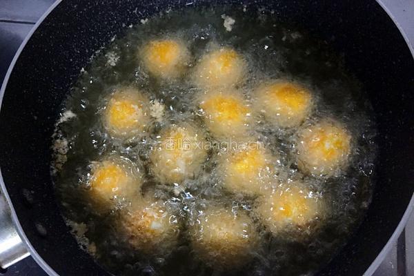 酥皮鹌鹑蛋的做法图解8