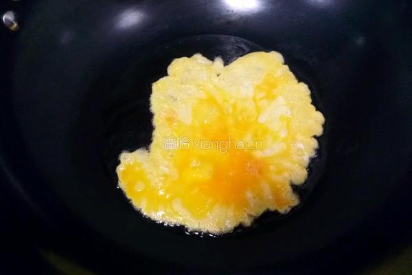 胡萝卜黄瓜蛋炒饭的做法图解3
