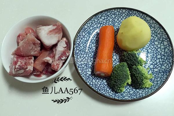 （排骨炖土豆）小鸡饭团的做法图解1