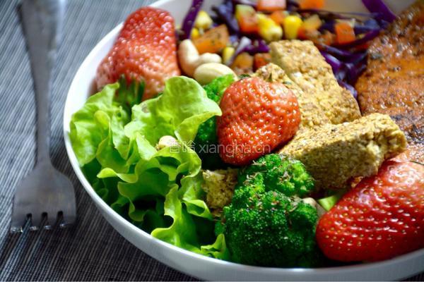 瘦身美食～三文鱼沙拉的做法图解5
