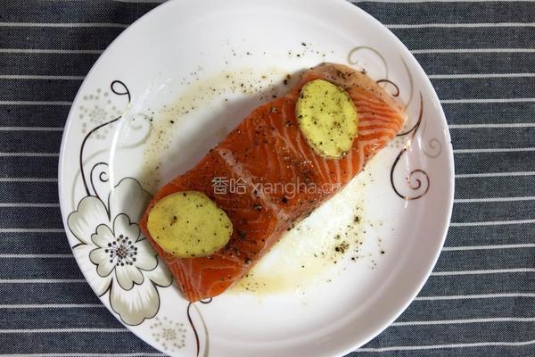 瘦身美食～三文鱼沙拉的做法图解2