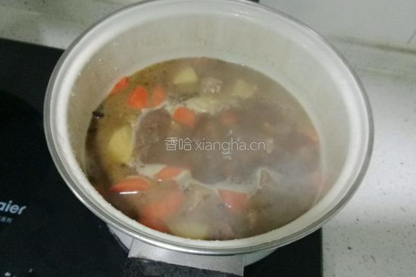 土豆胡萝卜炖牛肉的做法图解7