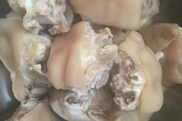 电饭煲红烧猪蹄的做法图解2