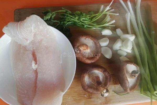 香菇蒸龙利鱼的做法图解1