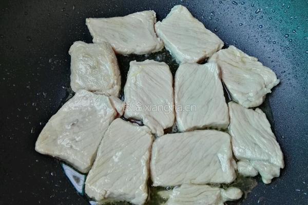 里脊焖尖椒的做法图解4