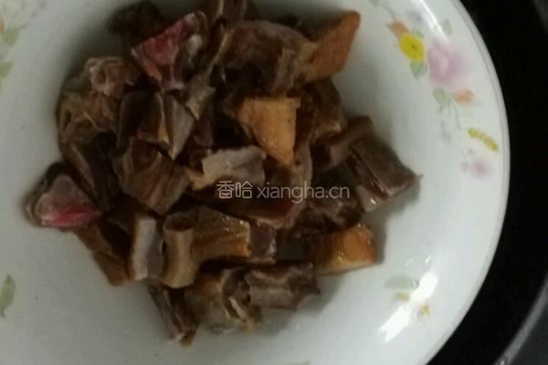 大蒜辣椒炒腊鸭的做法图解5