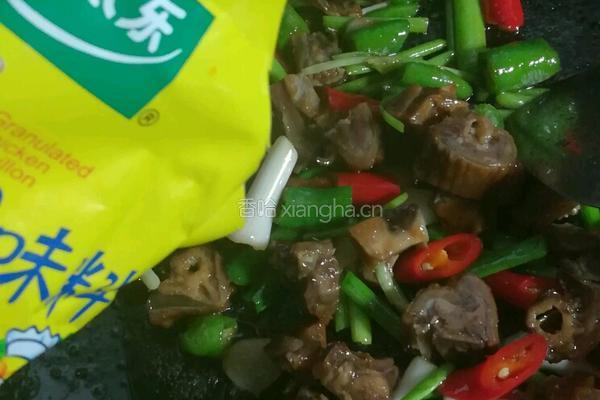 大蒜辣椒炒腊鸭的做法图解11
