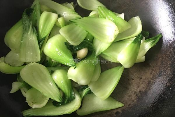 清炒油菜秆的做法图解2