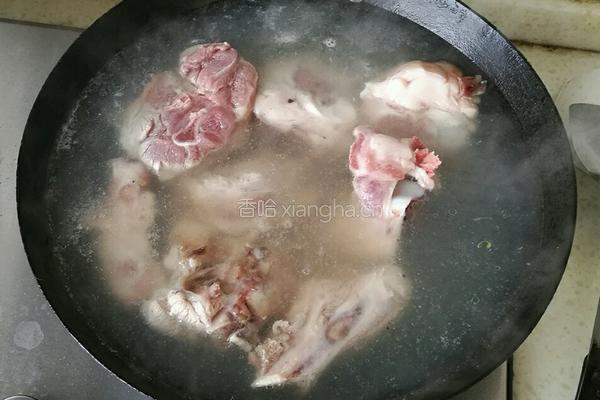 筒骨莲藕汤的做法图解4