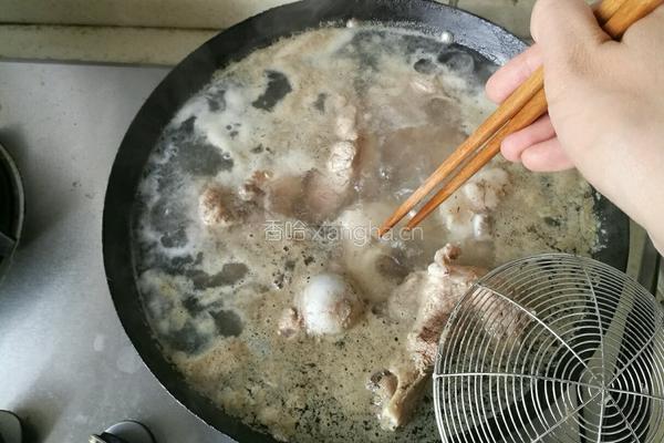 筒骨莲藕汤的做法图解5