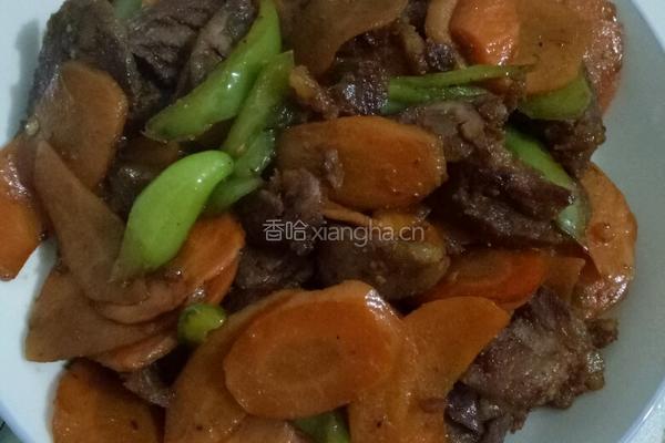 胡萝卜炒香肠的做法图解4