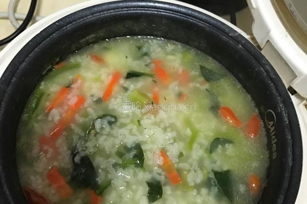 胡萝卜山药菠菜粥的做法图解2