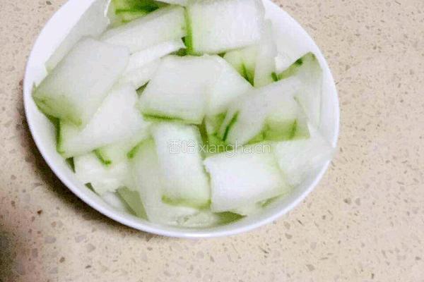 冬瓜肉丝汤的做法图解1
