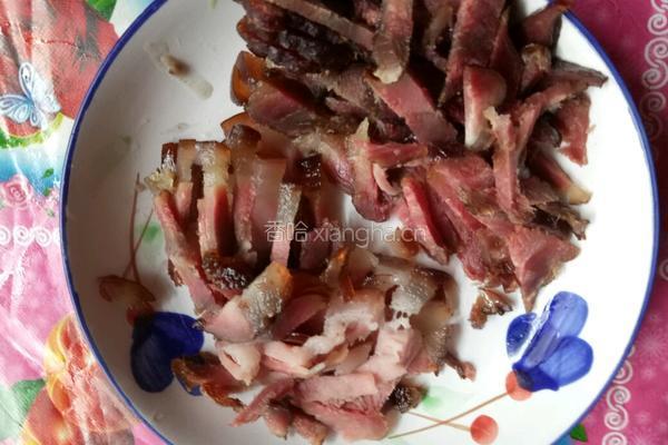 腊肉炒芹菜的做法图解2
