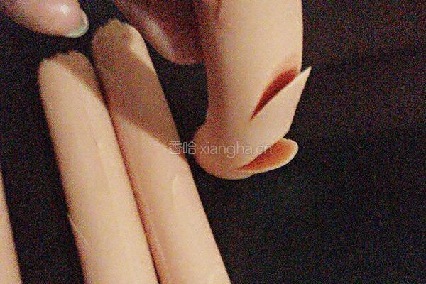 早餐烤肠的做法图解1