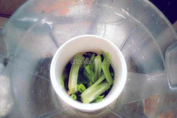 菠菜面条的做法图解2