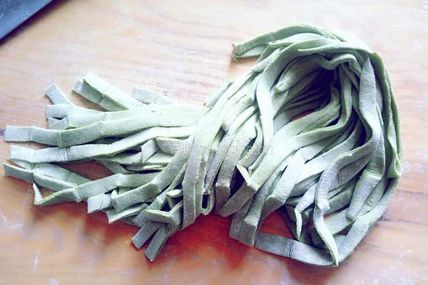 菠菜面条的做法图解12