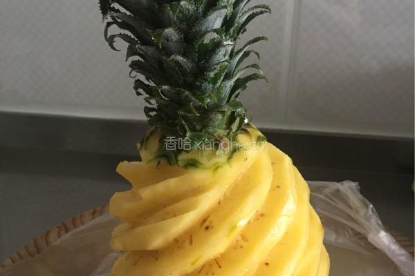 糖水菠萝的做法图解1