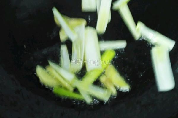 闹春一一椒香茭瓜的做法图解7
