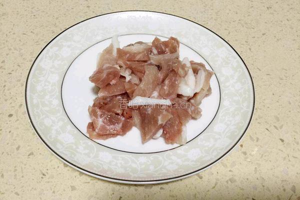 黄瓜炒肉的做法图解1