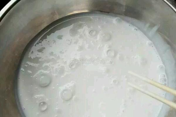 千层草莓蛋糕的做法图解2