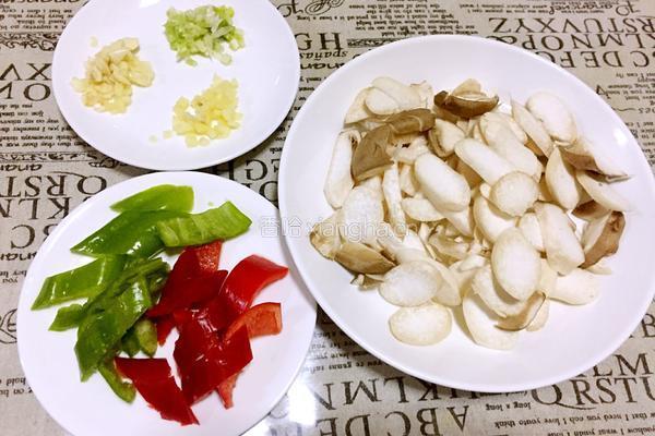 杏鲍菇炒肉片的做法图解2