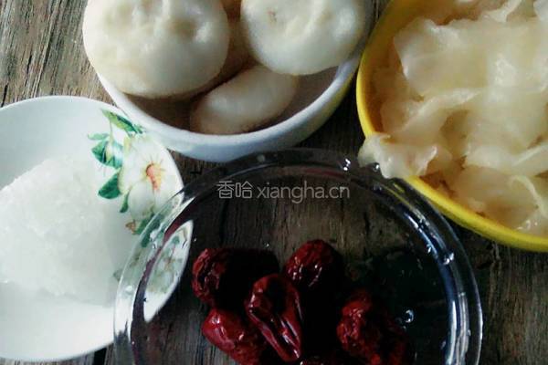 银耳荸荠汤的做法图解2