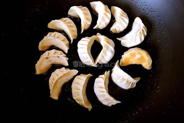 抱蛋煎饺的做法图解4