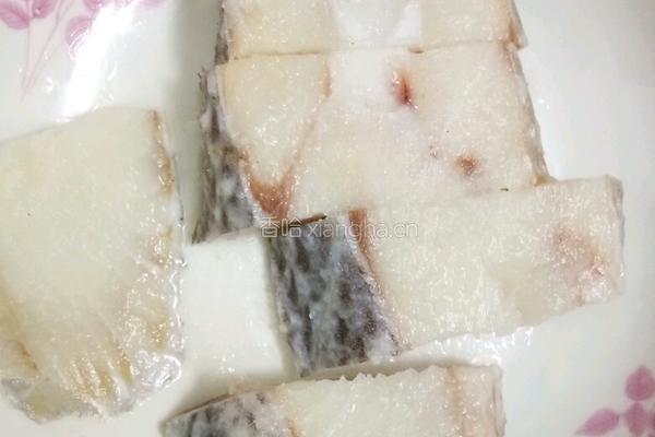 香煎鳕鱼的做法图解2