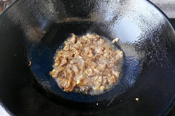 自制新疆美味馕爆肉的做法图解12