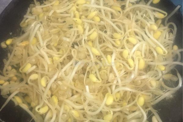肥牛炒豆芽的做法图解3