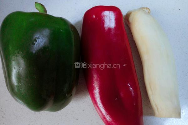 春意盎然 双椒炒杏鲍菇的做法图解2
