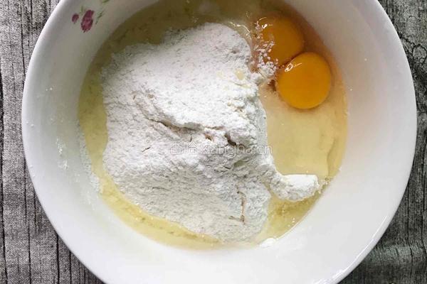 煎松饼的做法图解3