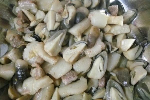 草菇炒肉的做法图解8