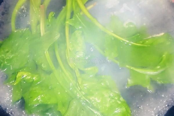 肉丸菠菜粉丝汤的做法图解6