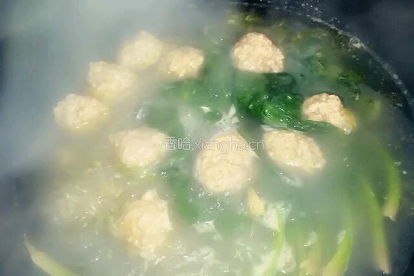 肉丸菠菜粉丝汤的做法图解8