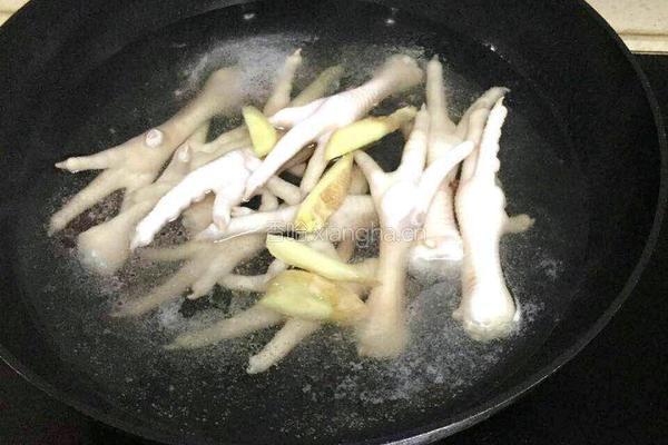 凉拌凤爪的做法图解2