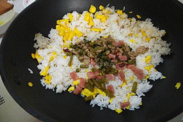 蛋炒饭的做法图解4
