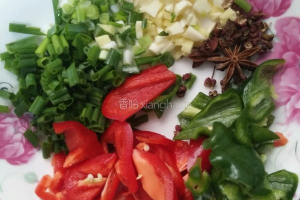 芹菜肉丝的做法图解3