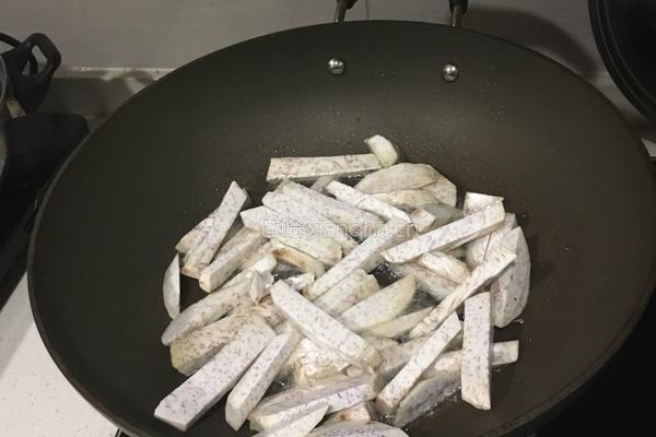 拔丝香芋的做法图解3