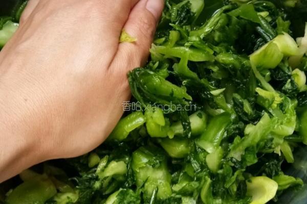 自腌酸菜的做法图解3