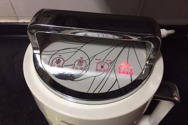 香滑玉米汁的做法图解4