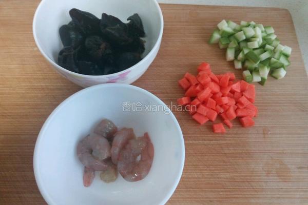虾仁蛋炒饭的做法图解1