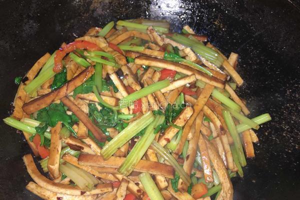 芹菜炒香干的做法图解6