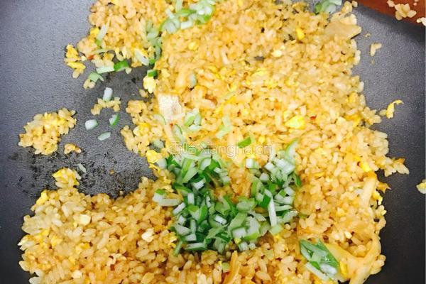 辣白菜炒饭的做法图解7