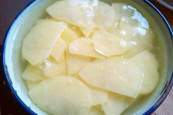 香辣土豆片的做法图解2