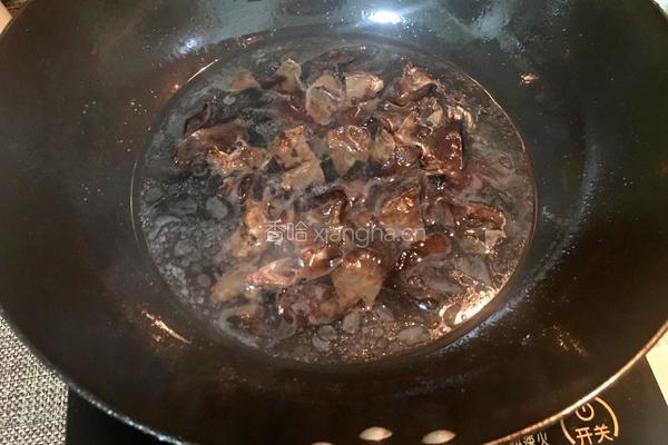 木耳肉片汤的做法图解4
