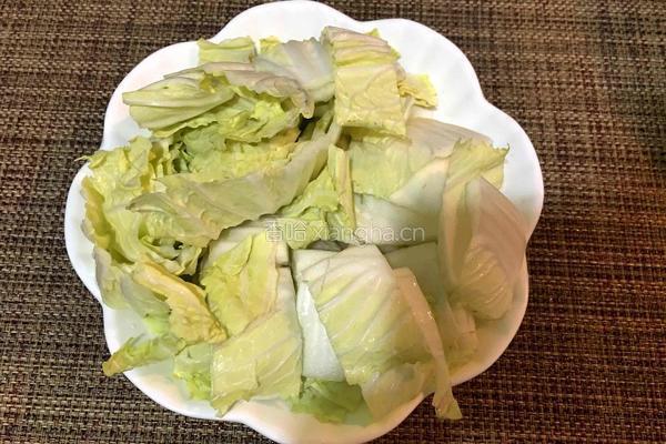 清炒大白菜的做法图解2