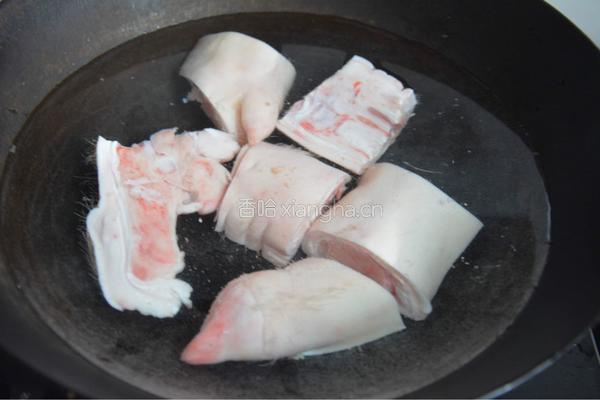 黄豆猪蹄汤的做法图解1