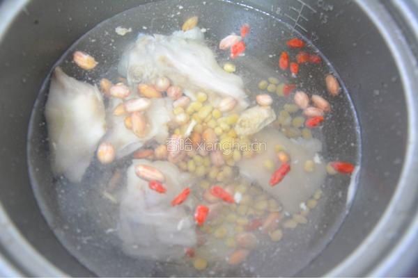 黄豆猪蹄汤的做法图解3